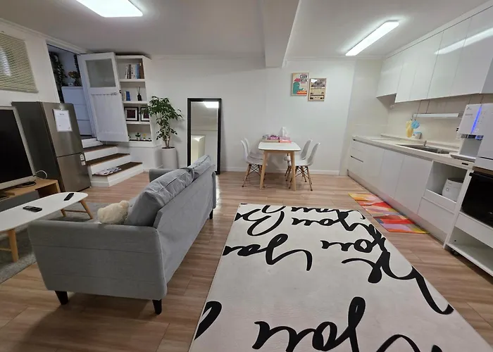 Shinpung 1st Floor 4 Minutes On Foot From Shinpung Station 5 Beds Free Parking Group And Business Trip
