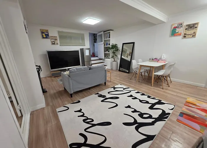 Вилла Shinpung 1st Floor 4 Minutes On Foot From Shinpung Station 5 Beds Free Parking Group And Business Trip Сеул