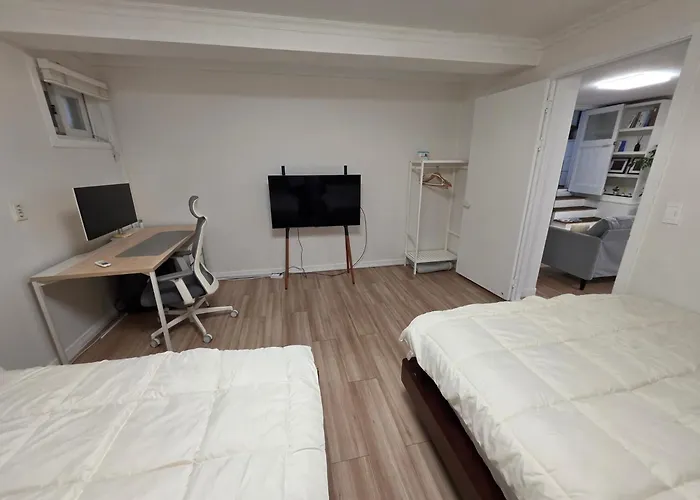 Вилла Shinpung 1st Floor 4 Minutes On Foot From Shinpung Station 5 Beds Free Parking Group And Business Trip Сеул