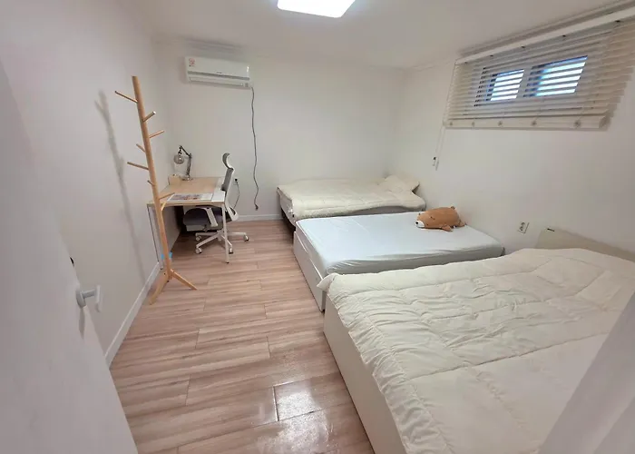 Shinpung 1st Floor 4 Minutes On Foot From Shinpung Station 5 Beds Free Parking Group And Business Trip Сеул